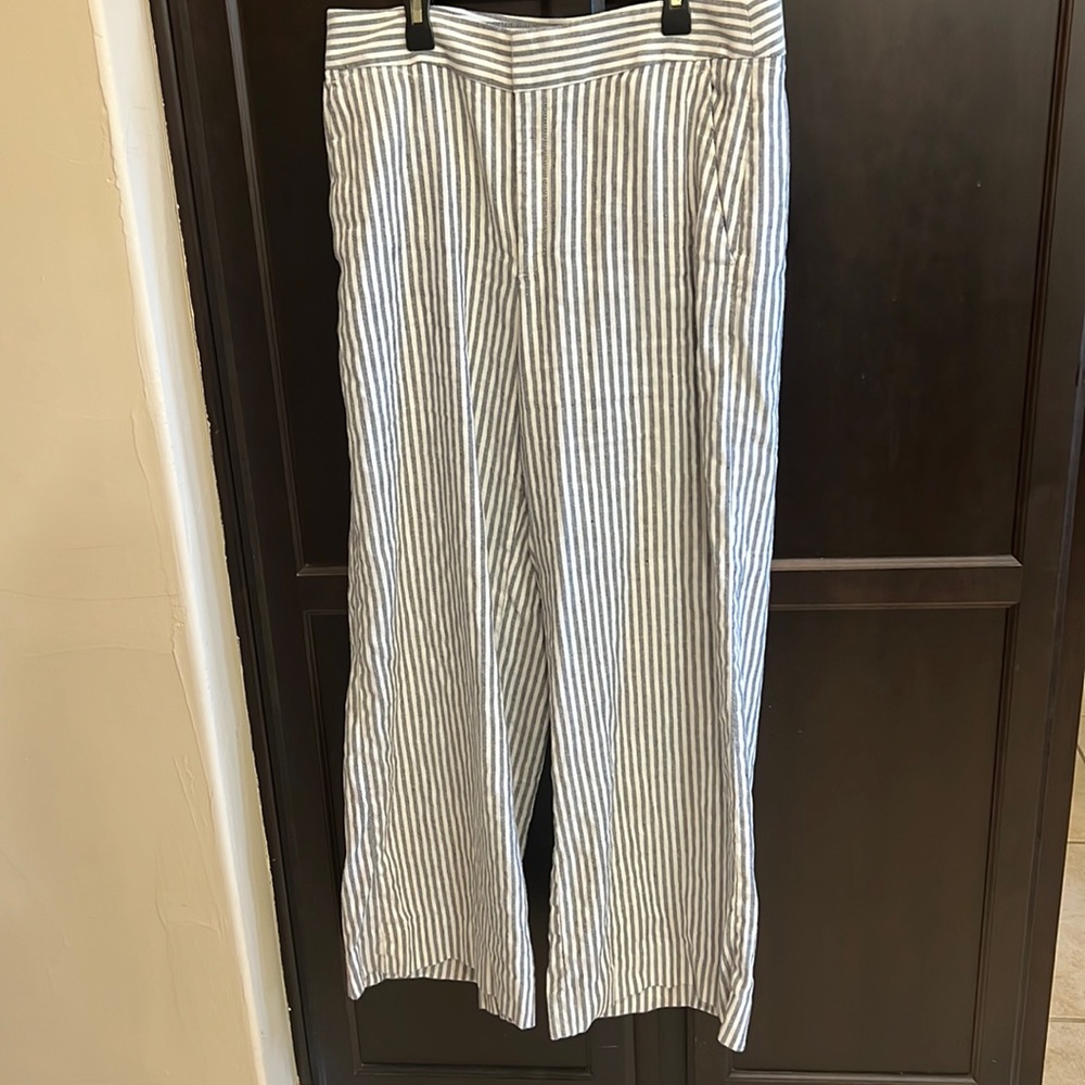 Banana Republic. High waisted wide leg pants.  Like new